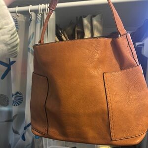 Elegant Tan Leather Tote Bag